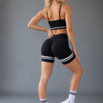 Conjunto Deportivo Crop Top Short Push Up - Negro Ref. 5330